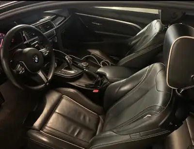 BMW 440i Coupé xDrive — Sportivité M Performance, édition limitée Power & Sound — intérieur