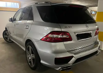Mercedes-Benz ML 63 AMG 4Matic Speedshift — SUV haute performance, 525 ch sans compromis — intérieur