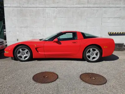 Chevrolet Corvette 5.7 LS1 — Légendaire muscle-car américain, 48'000 km seulement — Seitenansicht