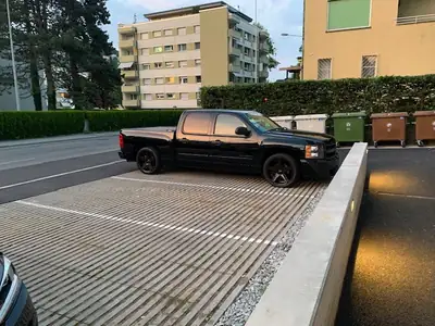 Chevrolet Silverado Crew Cab — Puissant pickup américain 299 ch, sans accident — côté