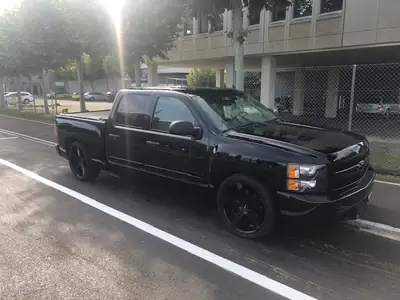Chevrolet Silverado Crew Cab — Puissant pickup américain 299 ch, sans accident — arrière