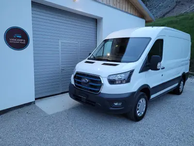 Ford E-Transit Van 350 L2 — Utilitaire électrique polyvalent, transformable en espace de travail mobile — Seitenansicht