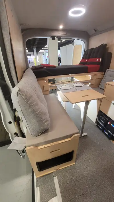 Ford E-Transit Van 350 L2 — Utilitaire électrique polyvalent, transformable en espace de travail mobile — Armaturenbrett