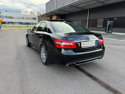 Mercedes-Benz E 63 AMG — Berline sport 525 ch, performance authentique — cruscotto