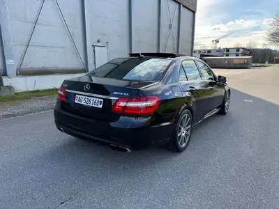 Mercedes-Benz E 63 AMG — Berline sport 525 ch, performance authentique — Miniatura 9