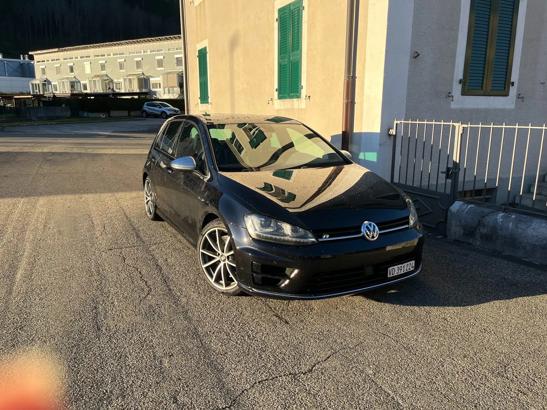 VW Golf 7 R 360 PS — Sportive haute performance, transmission intégrale, 158 000 km — vista esterna