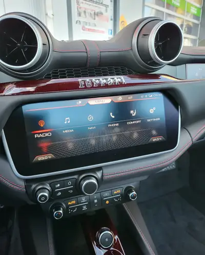 Ferrari Portofino M — Cabriolet sportif 2023, 620 ch, carbone rouge exclusif — Miniature 8