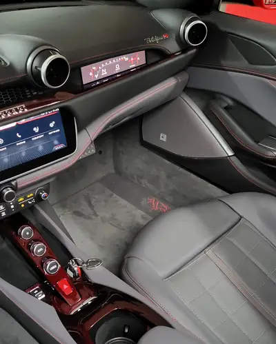 Ferrari Portofino M — Cabriolet sportif 2023, 620 ch, carbone rouge exclusif — Miniature 10