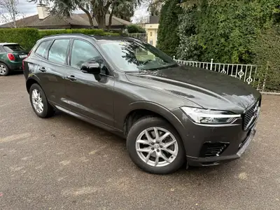 Volvo XC60 T6 eAWD R-Design — Hybride rechargeable, 42'300 km seulement — intérieur