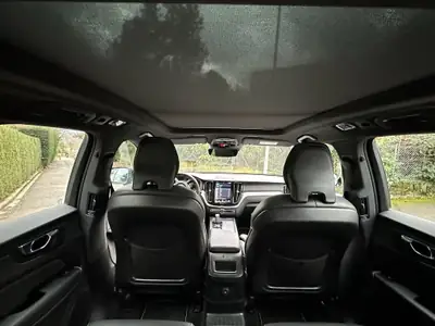 Volvo XC60 T6 eAWD R-Design — Hybride rechargeable, 42'300 km seulement — Miniature 9