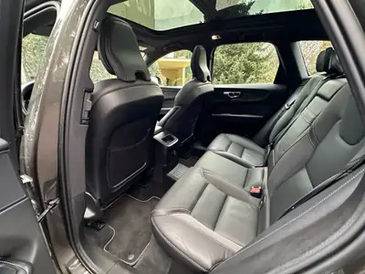 Volvo XC60 T6 eAWD R-Design — Hybride rechargeable, 42'300 km seulement — Miniature 11