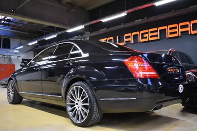 Mercedes-Benz S 500 4Matic — Berline de prestige allemande, entretien impeccable — Miniature 8