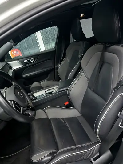 Volvo S60 B5 AWD — Berline suédoise hybride légère, 66'000 km seulement — dettaglio