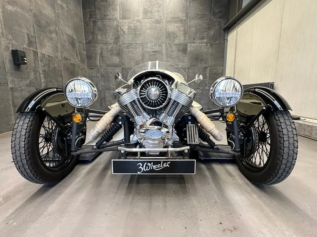 Morgan Threewheeler — L'icône britannique trois-roues, 14'000 km seulement — vue extérieure