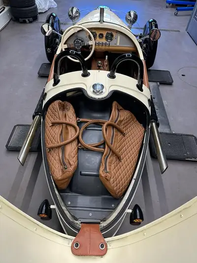 Morgan Threewheeler — L'icône britannique trois-roues, 14'000 km seulement — intérieur