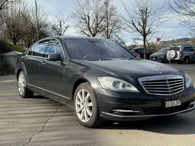 Mercedes-Benz S 500 L — Berline de prestige 4Matic, 435 ch et équipement complet — vista esterna