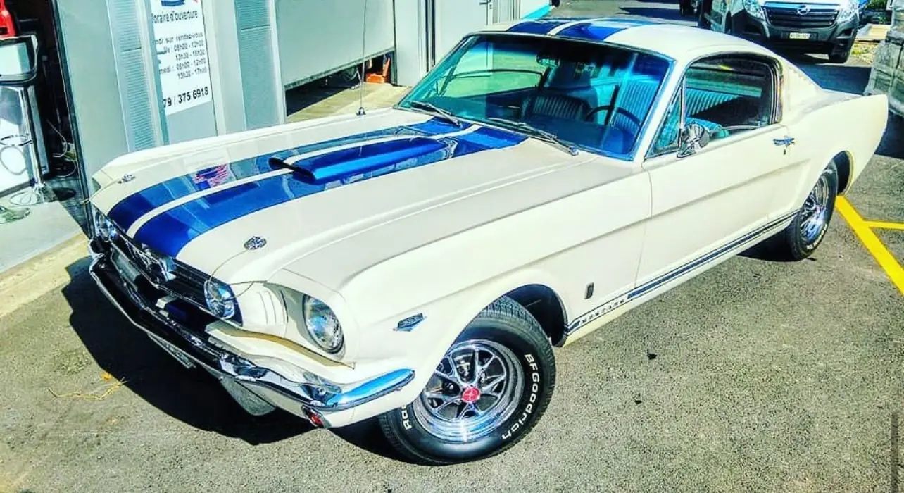 Ford Mustang Fastback GT 1965 — Légende américaine, état concours, rare et expertisée