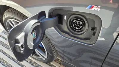 BMW 330e Steptronic M Sport — Berline hybride rechargeable, 89 900 km, état impeccable — Miniature 7