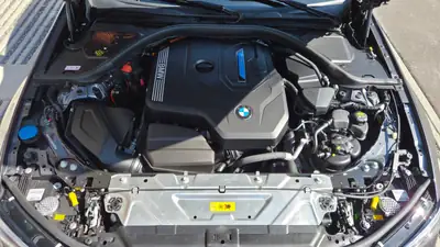 BMW 330e Steptronic M Sport — Berline hybride rechargeable, 89 900 km, état impeccable — Miniature 8