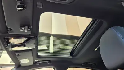BMW 330e Steptronic M Sport — Berline hybride rechargeable, 89 900 km, état impeccable — Miniature 11