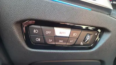 BMW 330e Steptronic M Sport — Berline hybride rechargeable, 89 900 km, état impeccable — Miniature 16