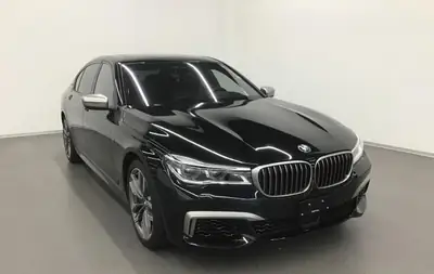 BMW M760Li xDrive — Berline de luxe 610 ch, seulement 65'000 km — Außenansicht