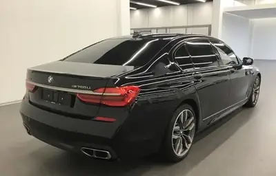 BMW M760Li xDrive — Berline de luxe 610 ch, seulement 65'000 km — Armaturenbrett