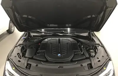 BMW M760Li xDrive — Berline de luxe 610 ch, seulement 65'000 km — Miniatur 15
