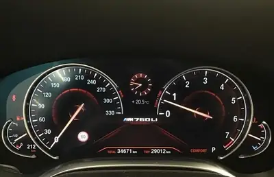 BMW M760Li xDrive — Berline de luxe 610 ch, seulement 65'000 km — Miniatur 16
