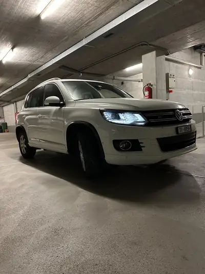 VW Tiguan 2.0 TDI 177 ch — SUV 4Motion robuste, entretien VW récent — rear view