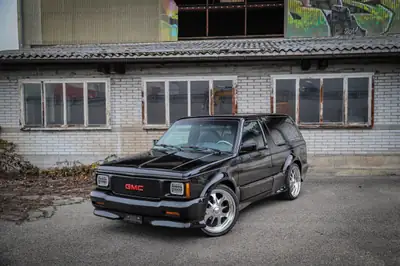 GMC Typhoon 1993 — SUV Muscle légendaire, Widebody Custom unique — vue extérieure