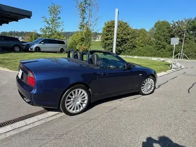 Maserati Spyder GT 2003 — Cabriolet sportif légendaire, 390 ch, seulement 33'000 km — vista esterna