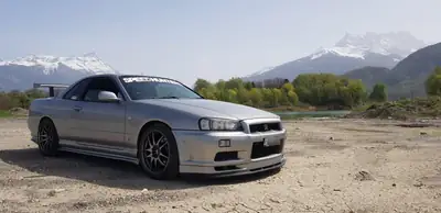 Nissan Skyline R34 — Coupé légendaire, 527 ch, boîte manuelle, sans sinistre — vista posteriore