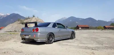 Nissan Skyline R34 — Coupé légendaire, 527 ch, boîte manuelle, sans sinistre — interni