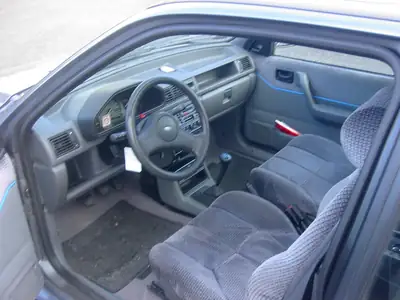 Ford Fiesta 1.6i XR2i 1991 — Citadine culte, moteur performant, kilométrage maîtrisé — arrière