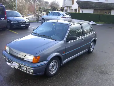 Ford Fiesta 1.6i XR2i 1991 — Citadine culte, moteur performant, kilométrage maîtrisé — vue extérieure