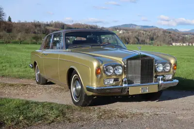 Rolls-Royce Corniche Fixed Head Coupé 1971 — Chef-d'œuvre britannique, 124'000 km — vue extérieure