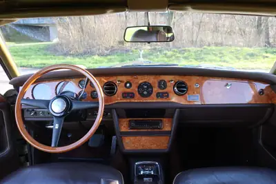 Rolls-Royce Corniche Fixed Head Coupé 1971 — Chef-d'œuvre britannique, 124'000 km — Miniature 9