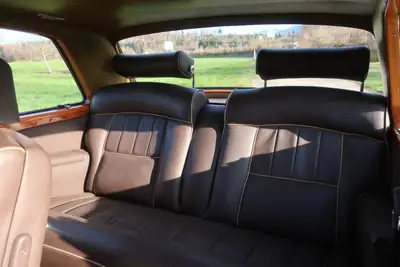 Rolls-Royce Corniche Fixed Head Coupé 1971 — Chef-d'œuvre britannique, 124'000 km — Miniature 13