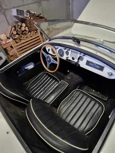 MG MGA 1958 — Cabriolet anglais classique, 79 ch de charme rétro — côté