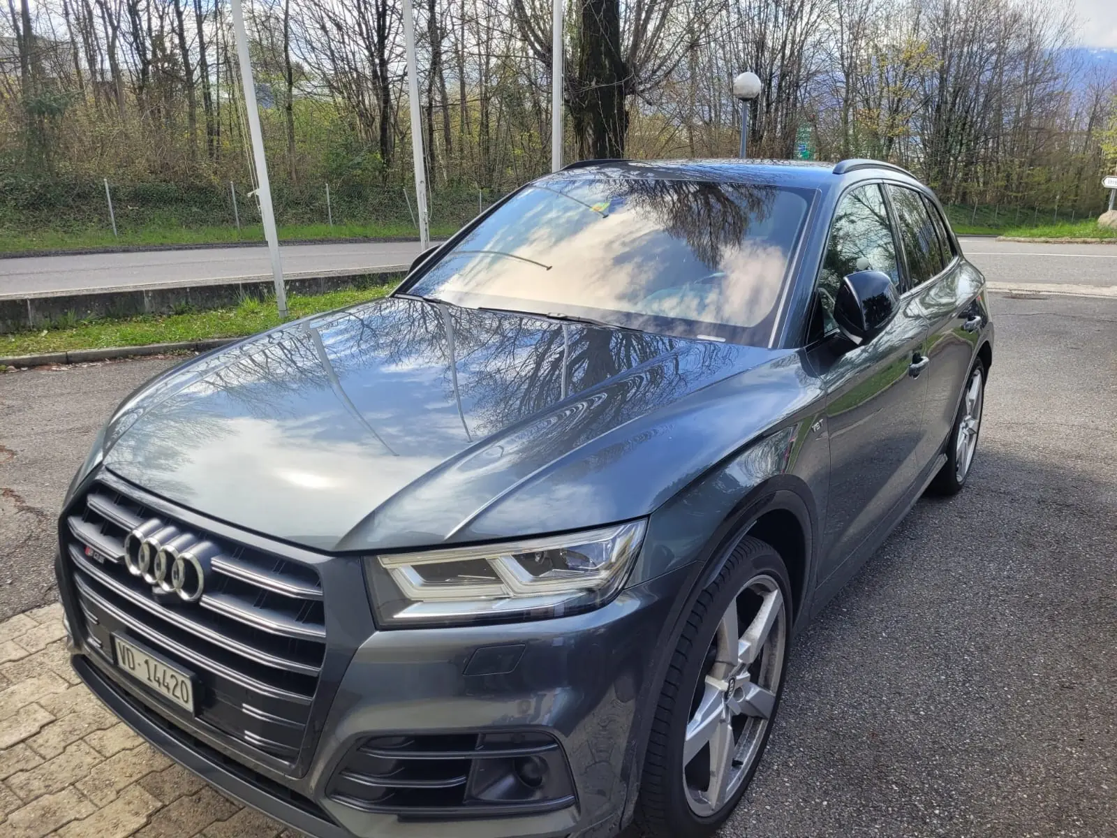 Audi SQ5 3.0 TFSI quattro — SUV sportif 426 ch, full options, sans sinistre — vista esterna