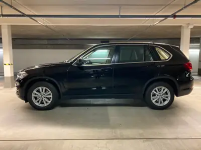 BMW X5 xDrive 25d Steptronic — SUV premium diesel, 67'000 km, sans sinistre — fianco