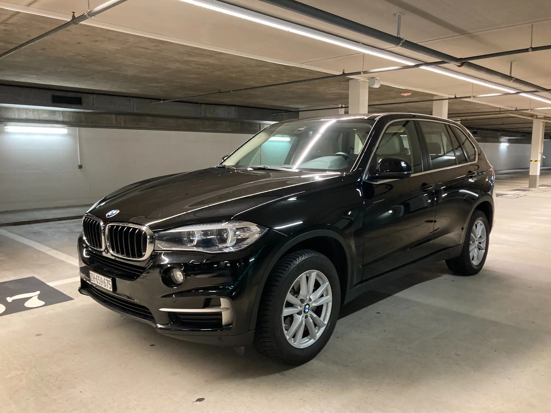 BMW X5 xDrive 25d Steptronic — SUV premium diesel, 67'000 km, sans sinistre — vista esterna