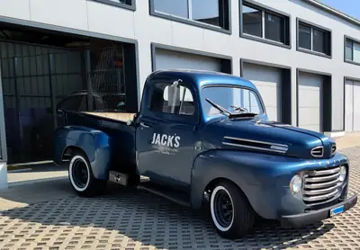 Ford F1-Pickup 1949 — Un classique américain authentique, moteur 4L essence — Außenansicht