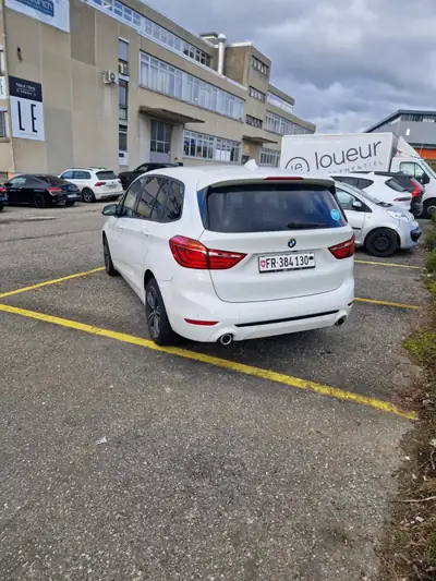 BMW 218 Gran Tourer xDrive — Monospace premium 7 places, diesel économe, garantie 4 ans — interni