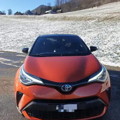 Toyota C-HR 2.0 HSD CVT — SUV compact hybride, première main, comme neuf — vue extérieure