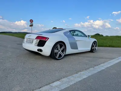 Audi R8 Coupé 4.2 — Supercar allemande 420 ch, état impeccable, première main — Armaturenbrett