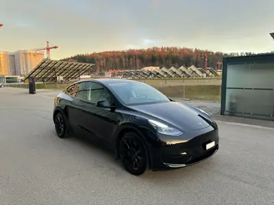Tesla Model Y RWD 2023 — SUV électrique performant, 71'000 km seulement — Miniature 7