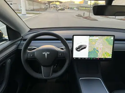 Tesla Model Y RWD 2023 — SUV électrique performant, 71'000 km seulement — Miniature 10
