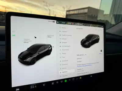 Tesla Model Y RWD 2023 — SUV électrique performant, 71'000 km seulement — Miniature 12